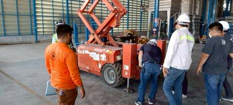 LINE_ALBUM_หลักสูตรรถกระเช้า X-Lift และ Boom Lift_250828_27.jpg - หลักสูตรรถกระเช้า X-Lift และ Boom Lift